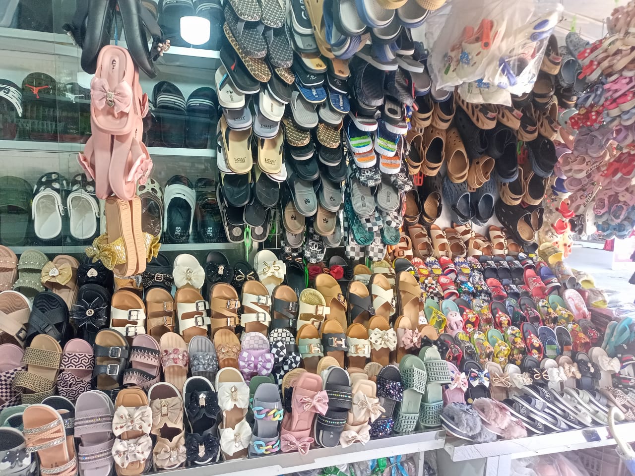 ফুটওয়্যার কালেকশন